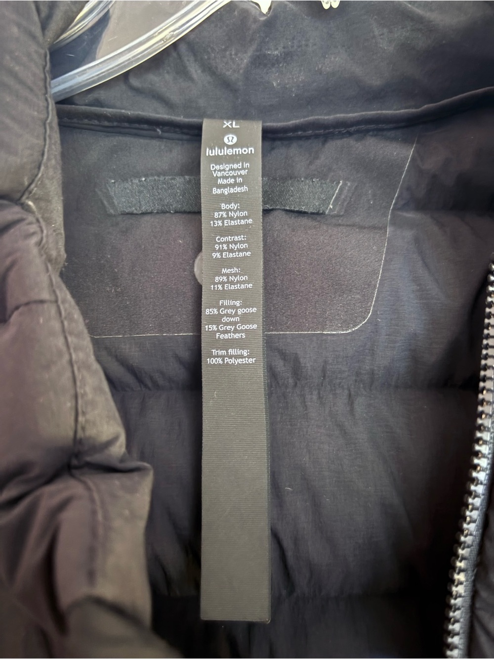 lululemon athletica Men's Black Quilted Puffer Vest - Picture 5 of 6